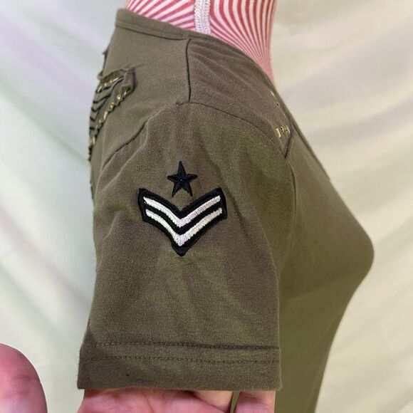 Y2K Grunge Top Army Green Studded Embroidered Patches Punk T-Shirt Sz Large - Picture 9 of 10